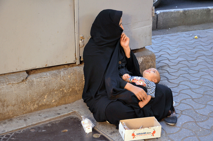 متکدیان حرفه ای در تهران گریم می کنند